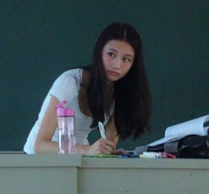 广外神仙姐姐秒杀学生 哇!逃课率为零_休闲娱