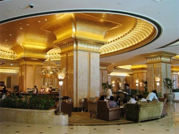 金碧辉煌！40吨黄金打造的八星级酒店