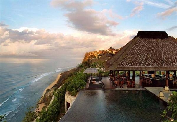 伴您度过浪漫的假日之旅 全球最浪漫的度假酒