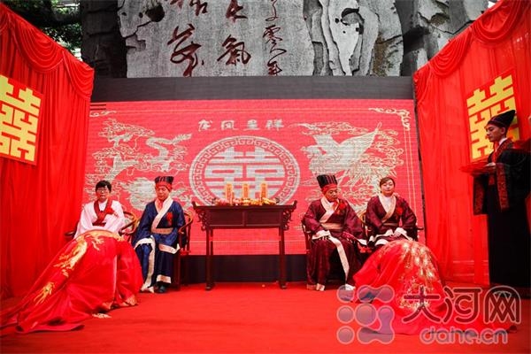 汉服婚礼_中华传统汉服婚礼展示在天津高新区举行(3)