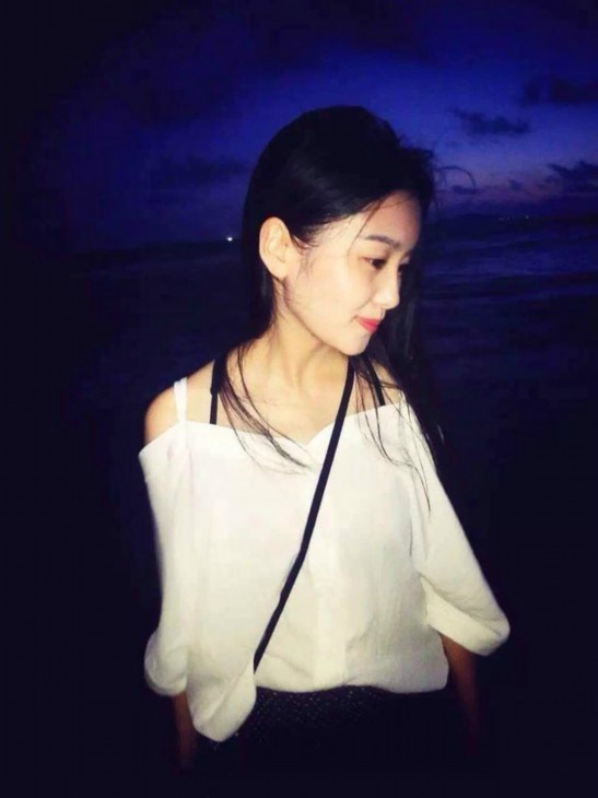 财经评论吧 正文   米哈拉的照片让张冉走红的同时,也给她带来了一些