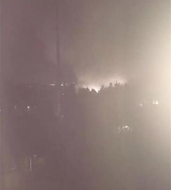 济南齐鲁制药厂方向发生爆炸 消防官兵已到达
