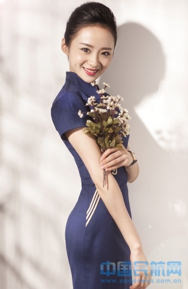  深航 启用最新妆容制服 获评 世界最美空姐  _ 