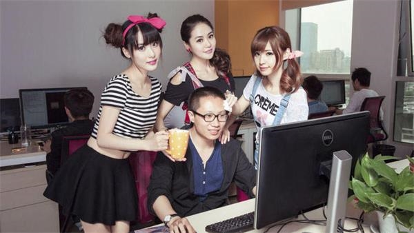 如何伪装成一个年薪20万刀以上的码农? _ 财经