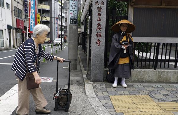 安倍玩股票惹祸 日本养老金巨亏 _ 外汇频道