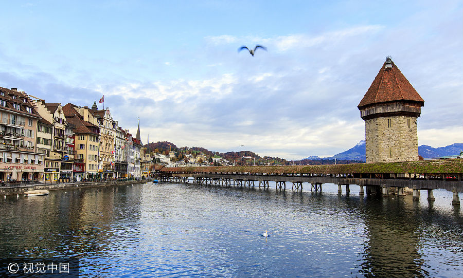 华西村人均收入_意大利人均寿命(2)