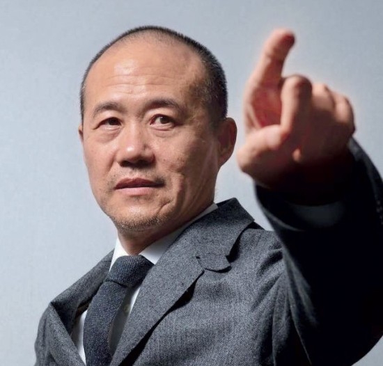 王石:楼市一降价消费者就闹事 政府基本袖手旁观