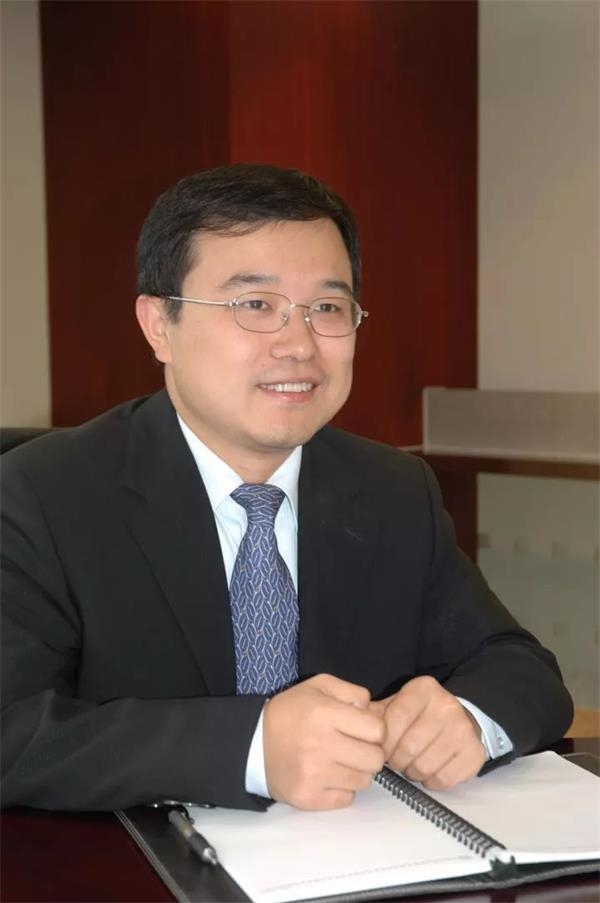 <strong>江晖</strong>