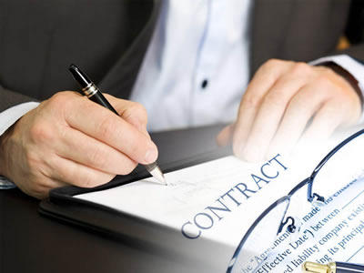 李嘉诚：香港房地产仍面临风险