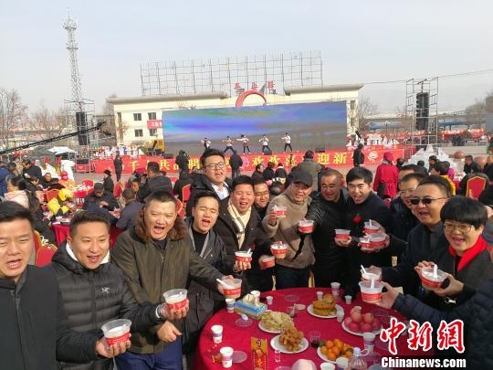 中国西北传统年俗轮番登台烹调年味儿