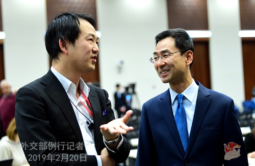 外交部回应“人民币汇率相关报道”:不要把汇率问题政治化