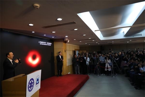 黑洞照片由200名研究者合作完成 中国期待成为重要一员