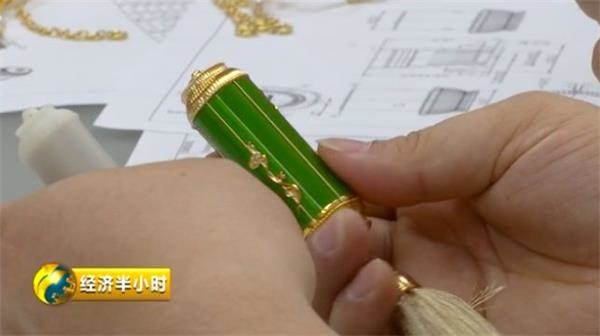 11年 从门外汉到化妆品牌创始人、从0收入到10个亿！她的成功秘诀是…