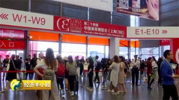 11年 从门外汉到化妆品牌创始人、从0收入到10个亿！她的成功秘诀是…