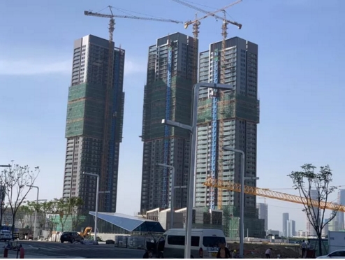 深圳前海区域正在建设中的写字楼项目(图片来源:每经记者吴抒颖摄)