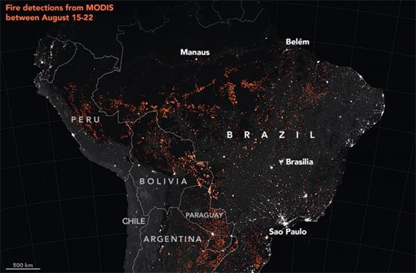 美国国家航空航天局(NASA)的卫星系统观察到的亚马孙雨林火情(8月15日-22日)。