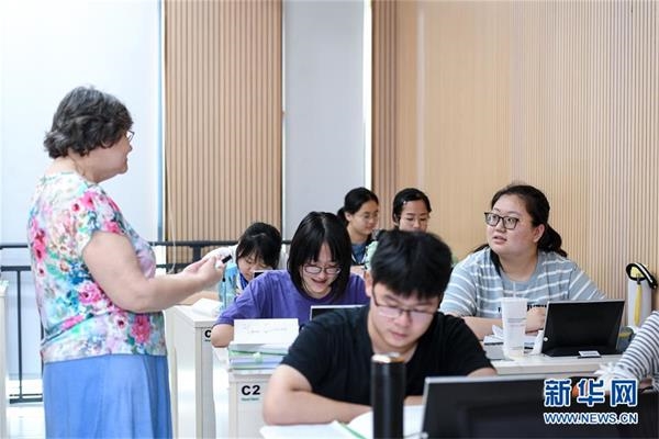 (新华全媒头条·图文互动)(5)创造新时代中国特色社会主义的更大稀奇——以习近平同志为中央的党中央关心经济特区发展纪实