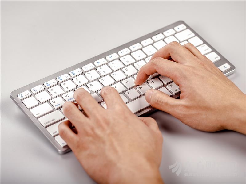 特朗普：美联储必须进一步宽松