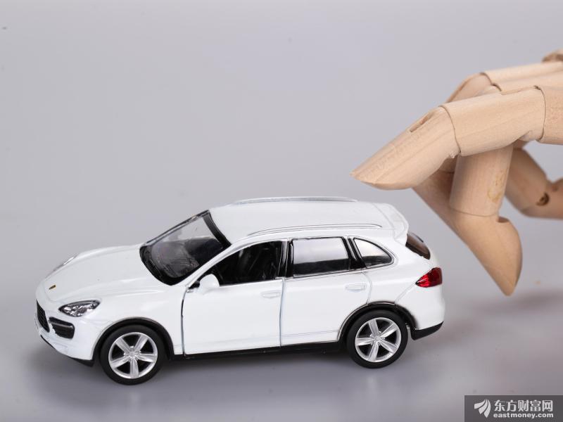 芯片短缺致全球多家汽车巨头减产##专题##