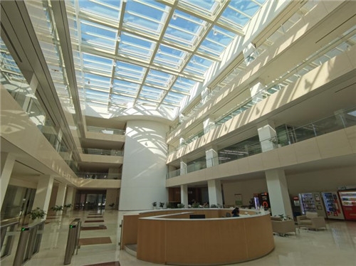 记者实地走访了农夫山泉在杭州的公司总部