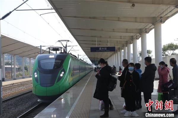 云南铁路元旦假期旅客发送实现正增长